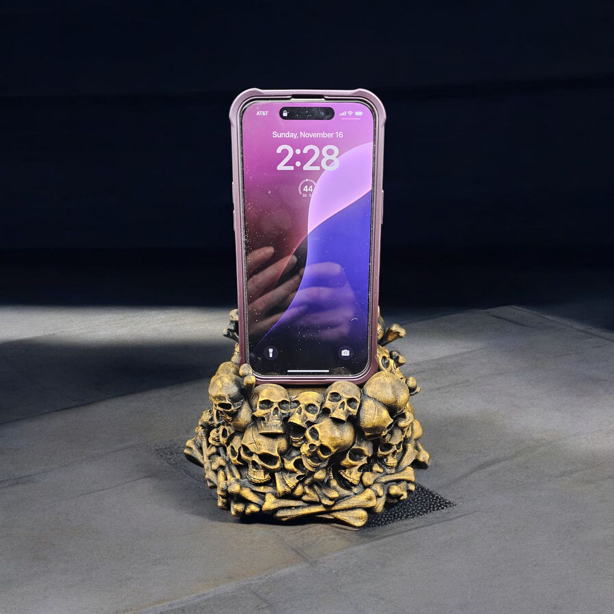 Skull Pile Phone Stand – Hand Painted, 3D Printed Gothic Desk Accessory (Pewter or Gold)