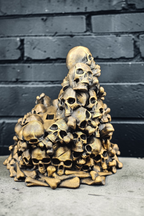 Skull Pile Phone Stand – Hand Painted, 3D Printed Gothic Desk Accessory (Pewter or Gold)
