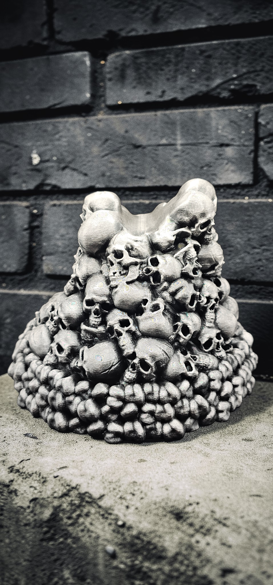 Skull Pile Controller Holder – Xbox & PlayStation Compatible - 3D Printed