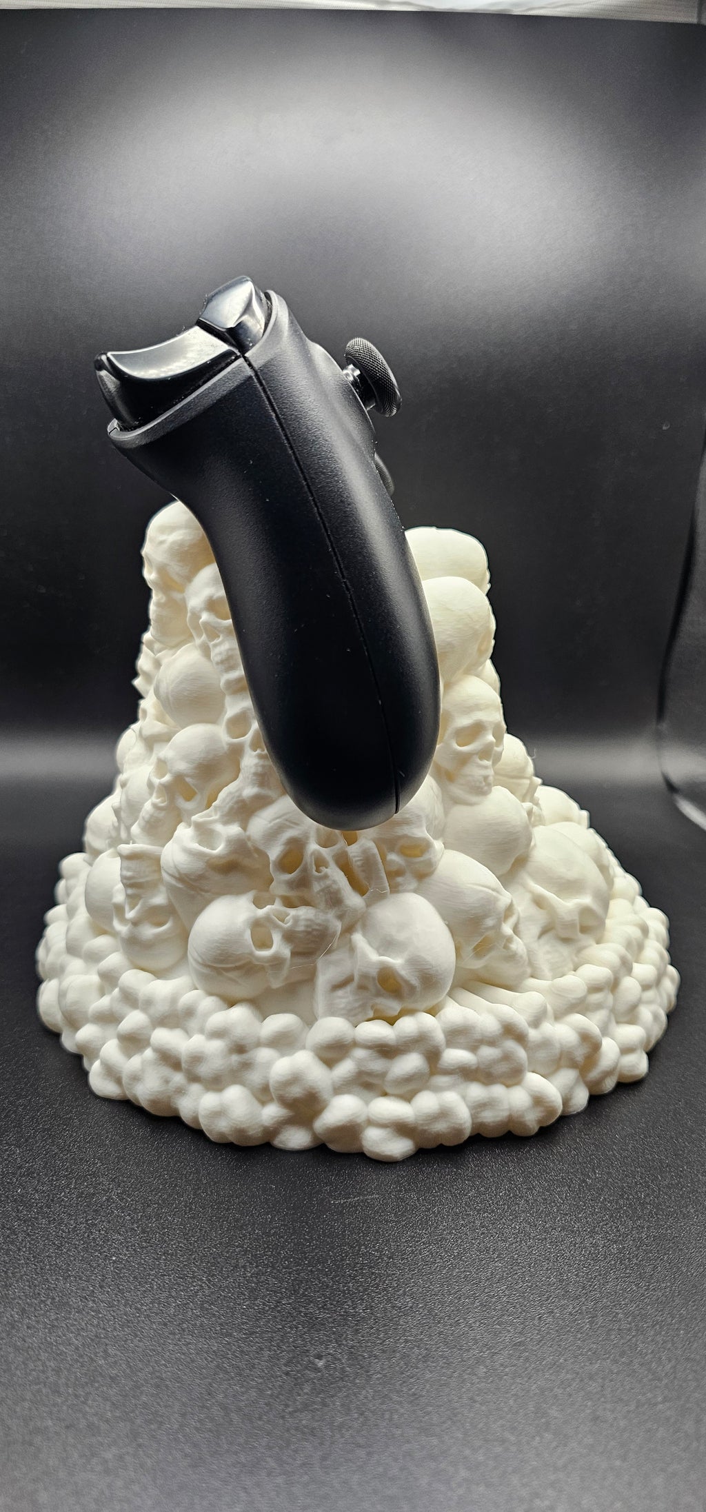 Skull Pile Controller Holder – Xbox & PlayStation Compatible - 3D Printed